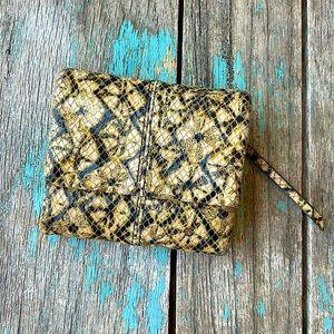 HOBO Mini Keen Leather Tri-Fold Wallet 🪪